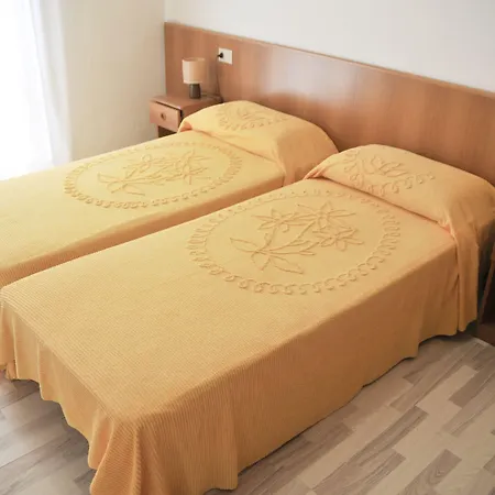 Souvenir Hotel *